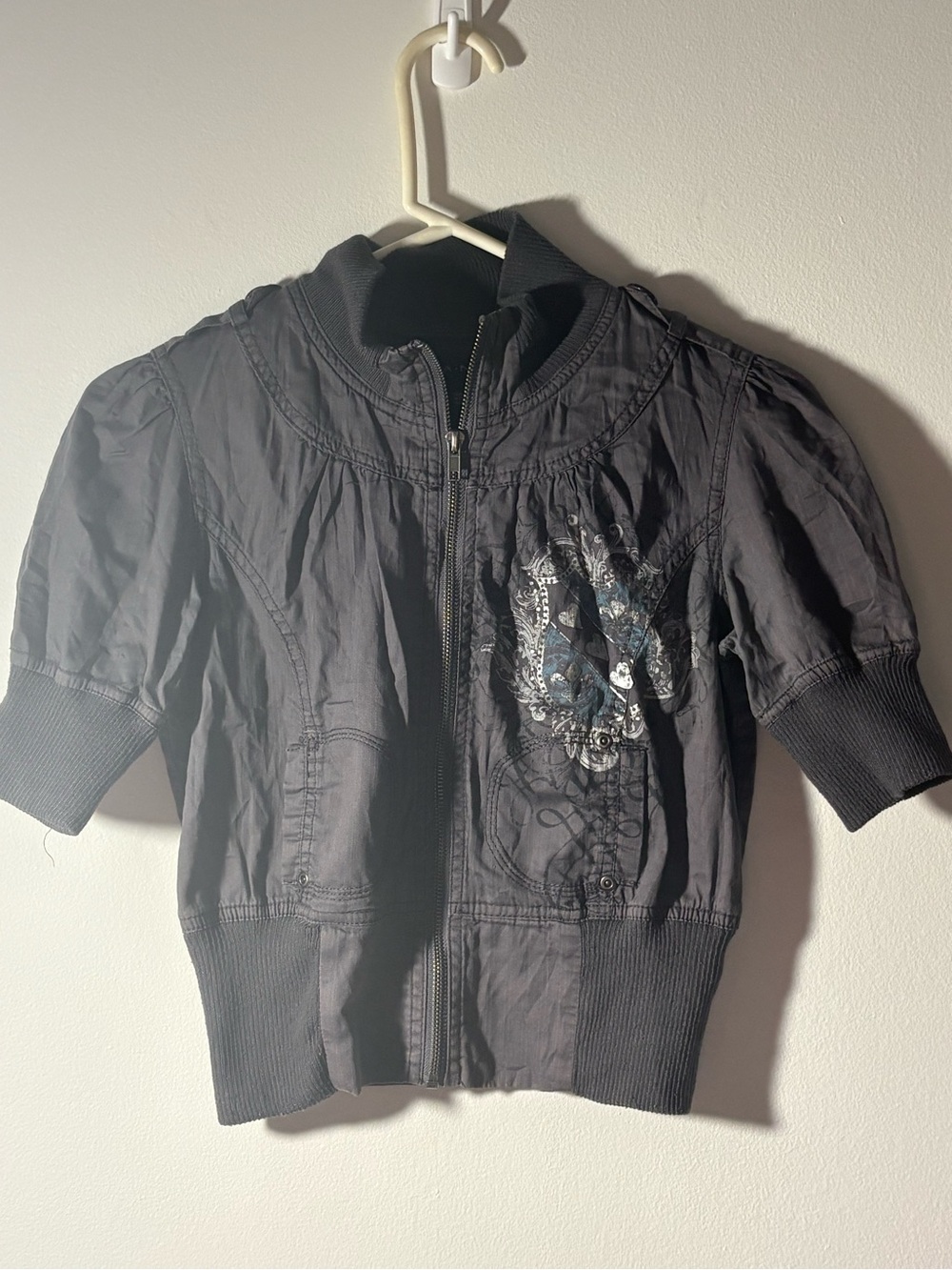 FANG Women’s Small Y2K Gray Graphic Short Sleeve Zip Jacket